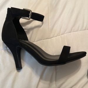Size 7 torrid suede heels